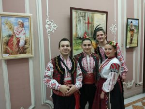 Учениците от НУФИ Филип Кутев гр. Котел