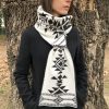 Scarf "Kanatitsa" black-white
